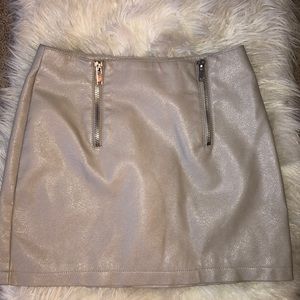 Faux Leather skirt❤️